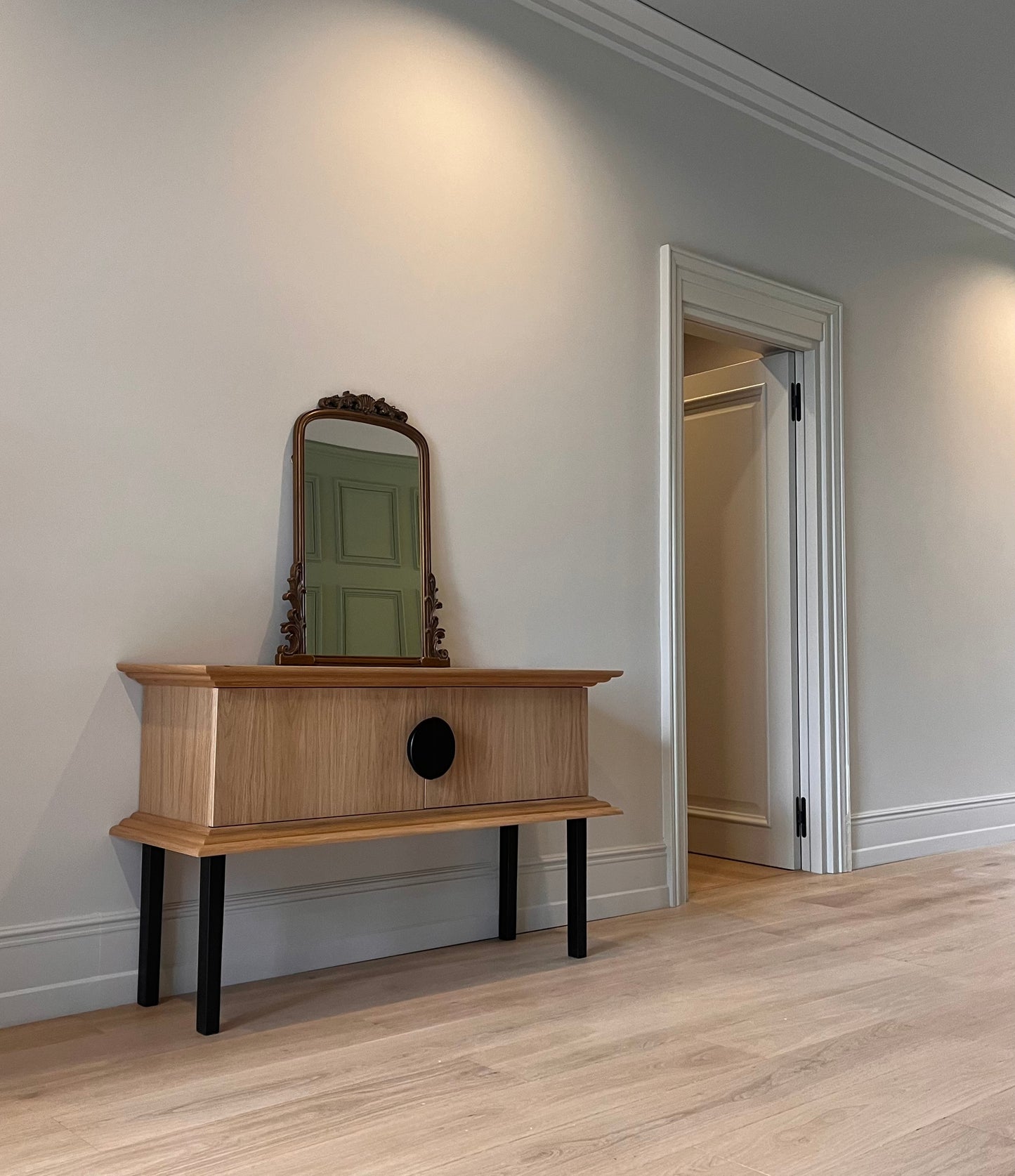 Atrio sidetable