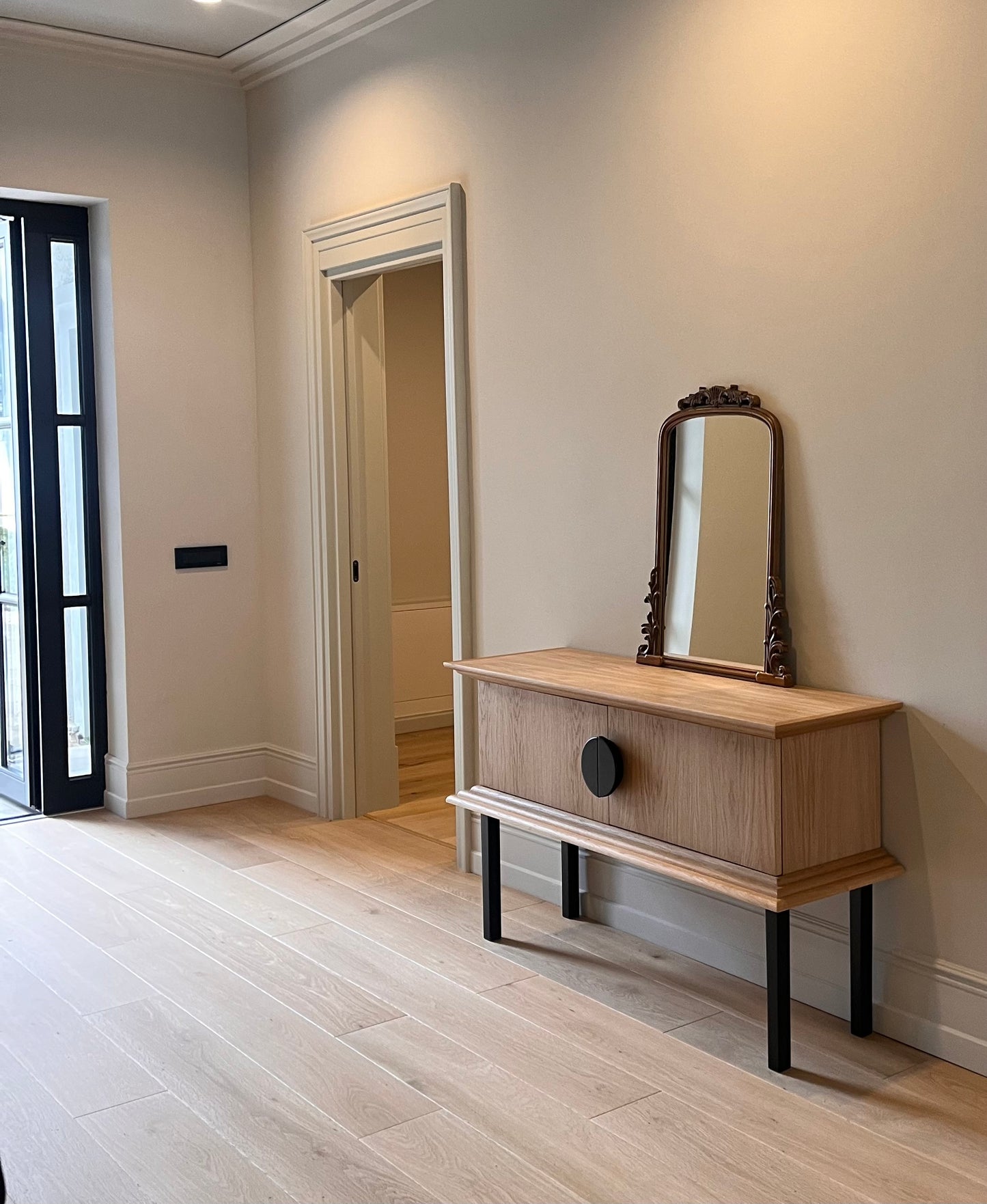 Atrio sidetable